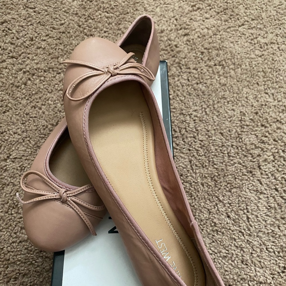 Nine West Toe Flats